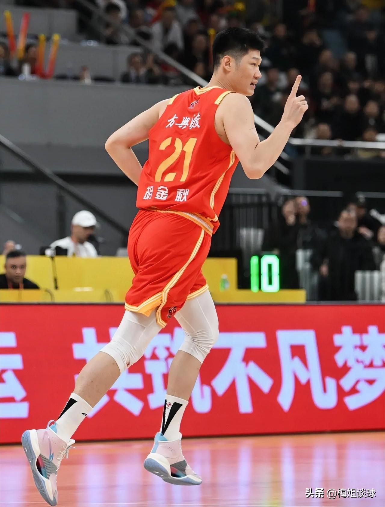 力克对手登顶榜首！广厦102：95战胜天津，看看球员数据，谁carry了？！
 