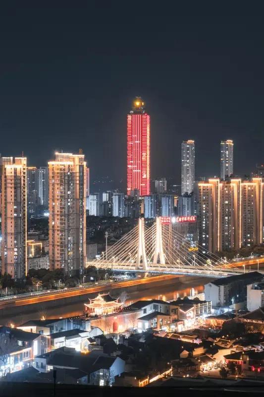 二战真的重构了世界格局，影响深远。1945 年的雅尔塔会议是关键转折点，美、苏、