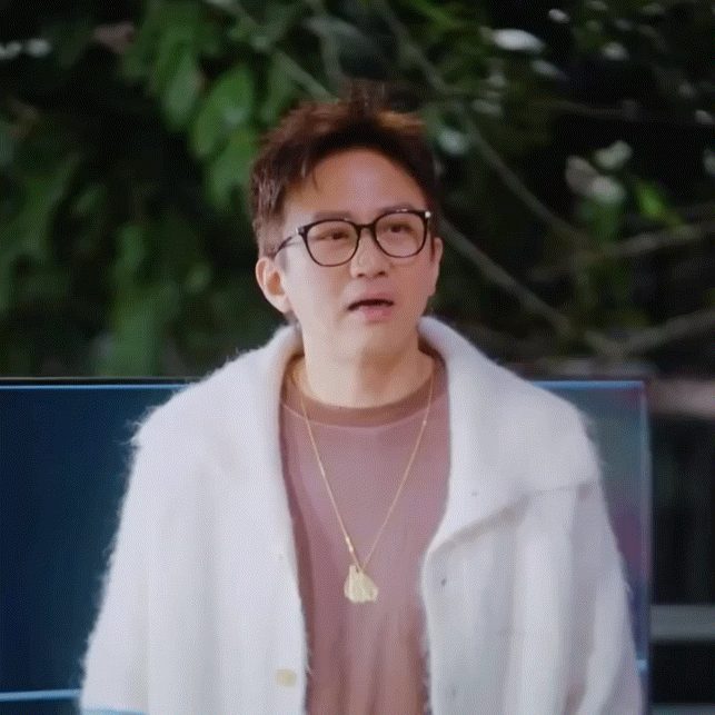 邓超是鹿晗关门弟子邓超妥妥速成天花板哈哈哈哈！前阵子还念叨着得找小鹿的歌难唱，这