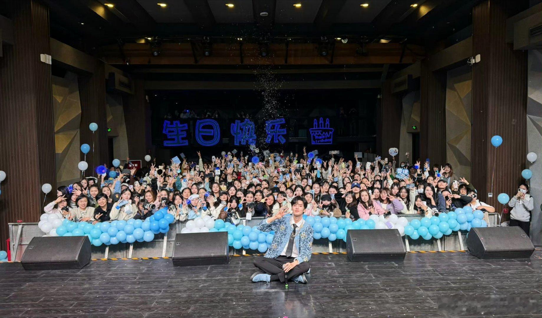 毕雯珺 🔵毕雯珺 毕雯珺与黑户beauty一些合照💙×黑户beauty天下第