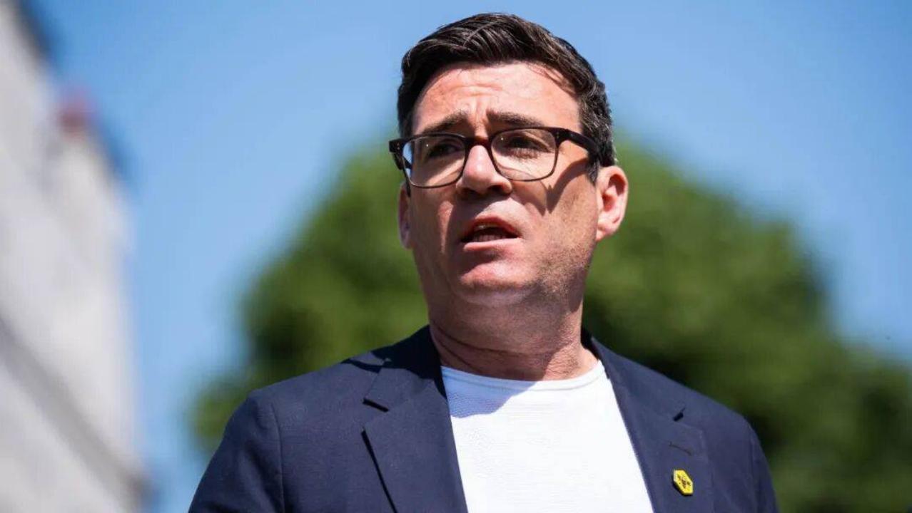 英国首相伯纳姆无视俄罗斯警告，顶风上，继续援乌。
俄罗斯放话威胁，好比把刀抽出来