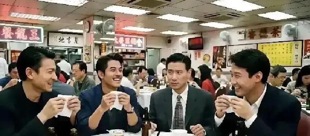 三胎女儿刚满月，郭富城已给娃存够3亿
 
郭富城的小女儿满月酒没办，名字却先上了