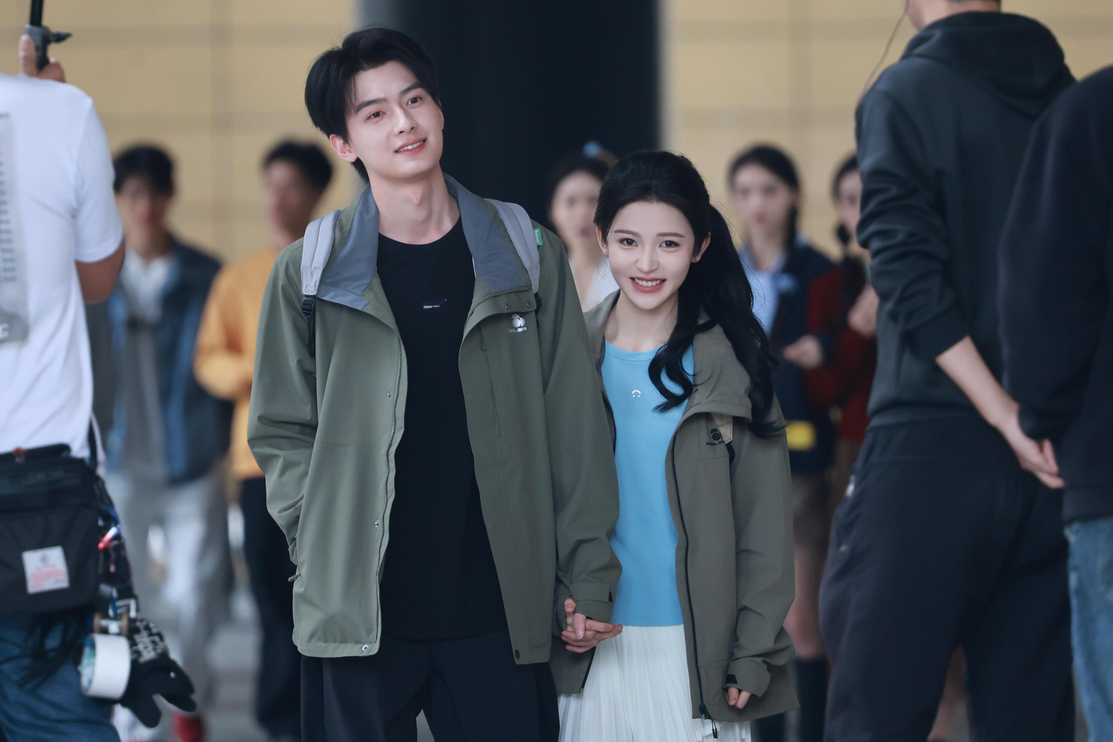 陈鹤一身上的苏感可以的！自带CP感＋清冷学霸 × 元气少女的校园剧，我将成为入股