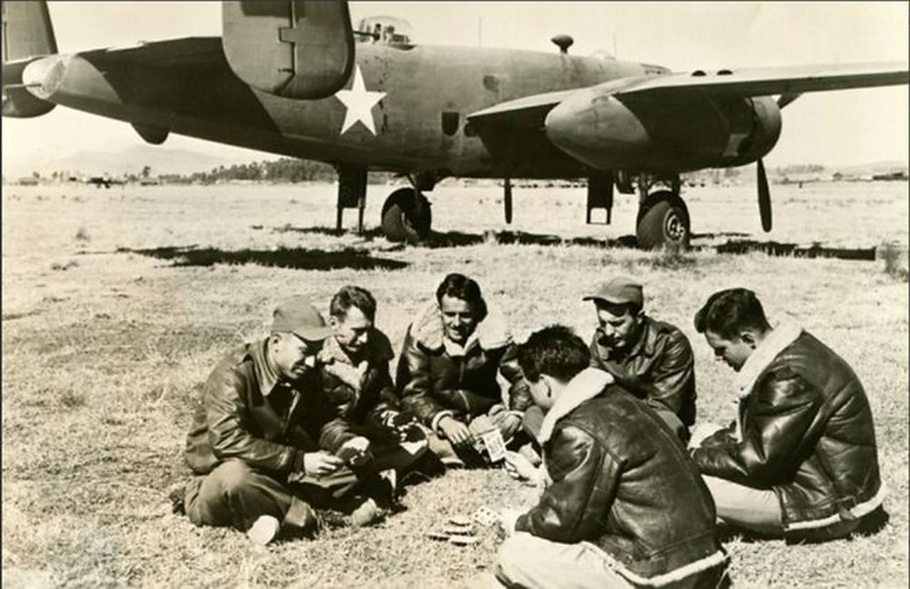 1943年3月5日，美国陆军航空队将驻华特遣队编为美国陆军第14航空队，陈纳德晋