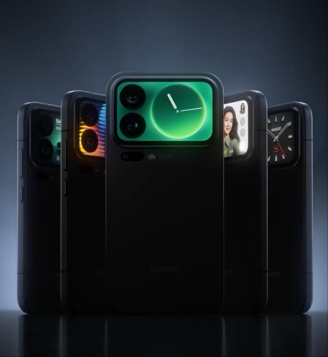 讲道理，之前iPhone隐藏款上热搜的时候，都是用的一个背面有屏幕的图，我当时是