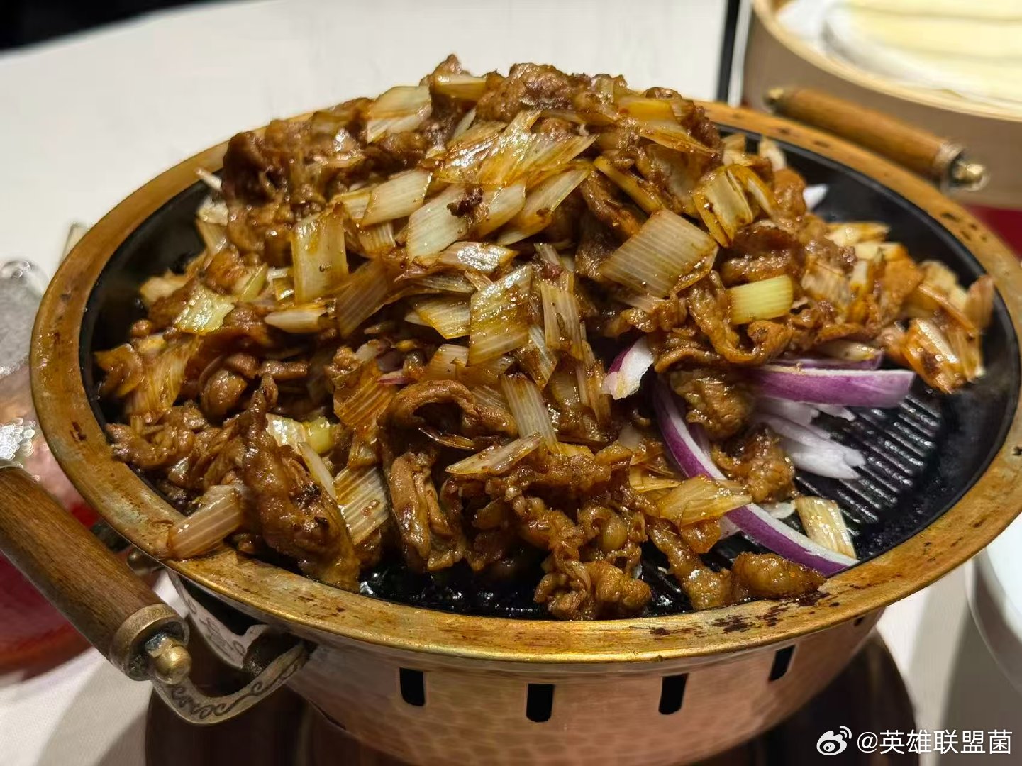 0秒猜出伞兵在北京有北京烤鸭！！是在北京没错了！哈哈哈 ​​​