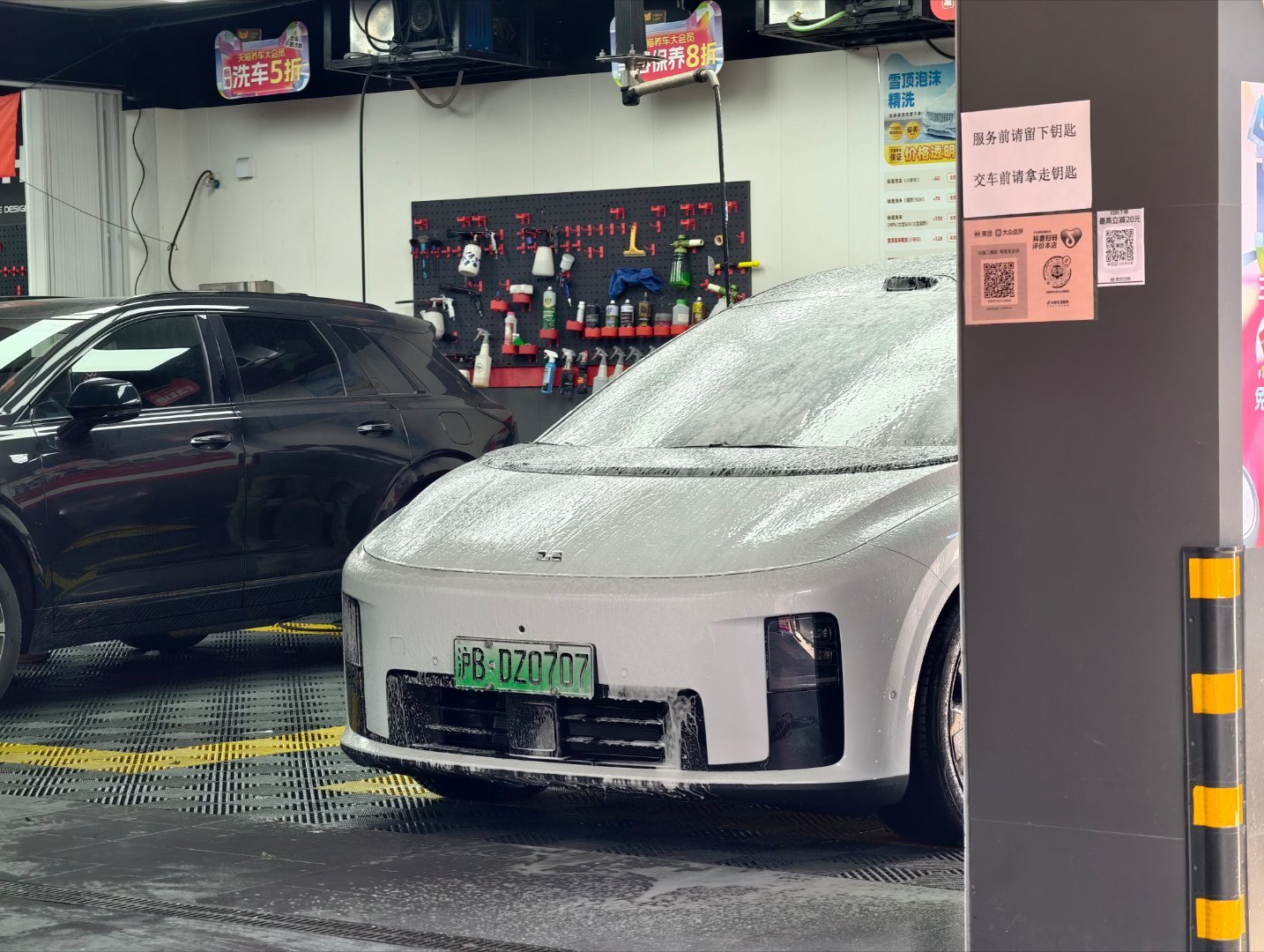 刚来天猫洗车，居然想按 MPV 收费！我说你要不要上懂车帝看看，我这是 SUV！