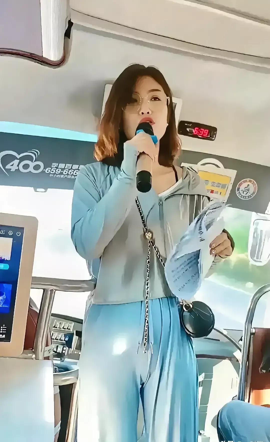谁家玉笛暗飞声？散入春风满洛城，此夜曲中闻折柳，何人不起故园情！谁家有女初长成？