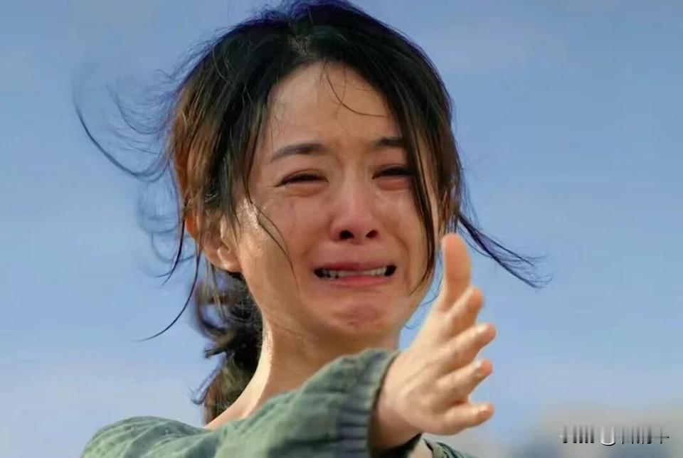 赵丽颖是2006年《雅虎搜星》比赛中冯小刚组的冠军，正式出道进入演艺圈。

此后