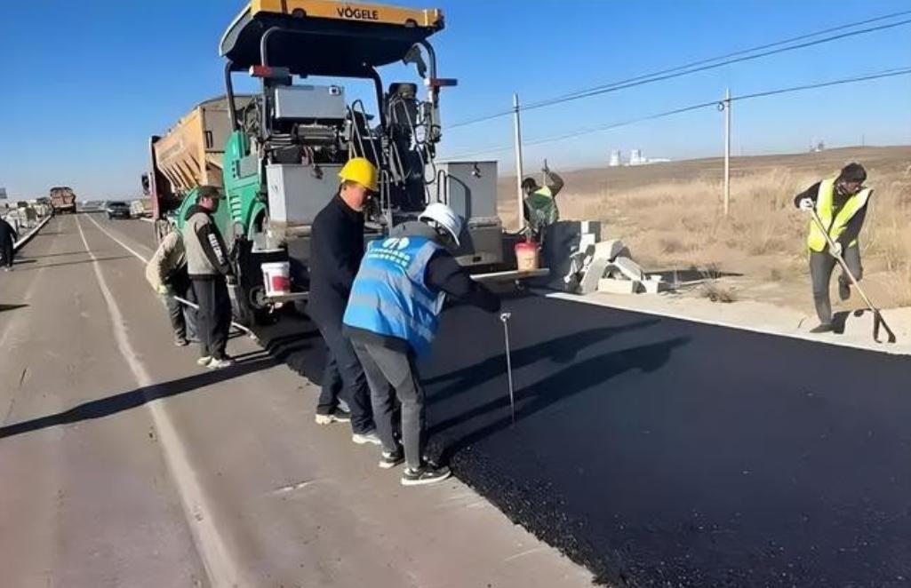 为什么高速公路不用水泥，而用沥青？一位55岁的包工头表示，80%的人不知道，一吨