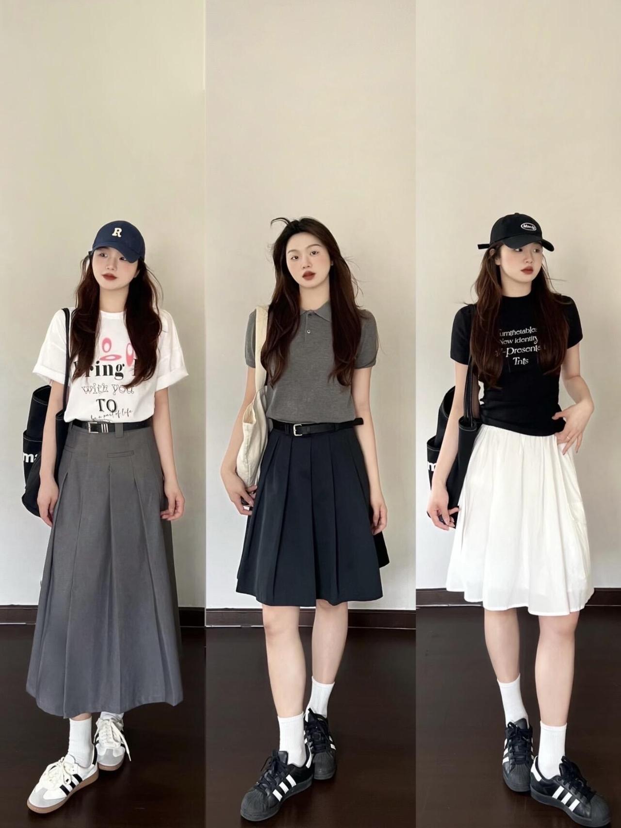 这样穿超韩呀！
这位博主的每日穿搭真的太有参考性了，简约T恤搭配各式半裙，休闲裤