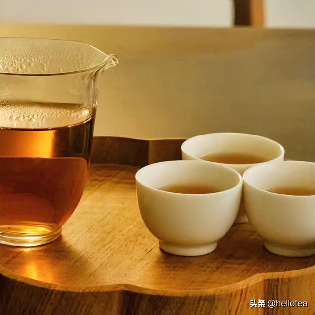 有时喝茶为什么要追求极致?

等水烧开，等茶叶舒展，等茶汤从滚烫到温润适口。茶从