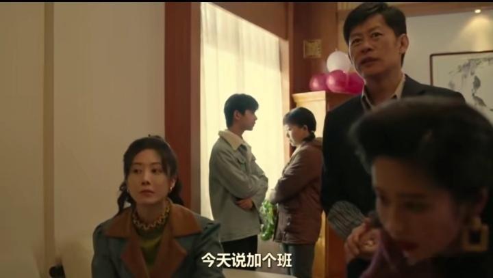 六姊妹 《六姊妹》第19集在何家欢与方涛宝贝满月的庆典上，何家艺夫妇特意选择了金