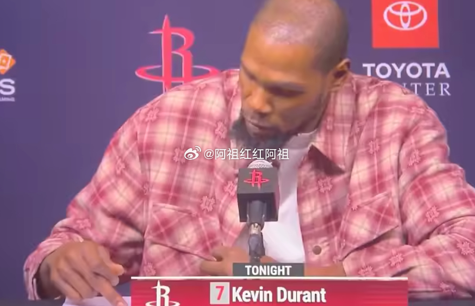 NBA常规赛继续进行，火箭主场116-124不敌湖人，主场对湖人两连败。本场比赛