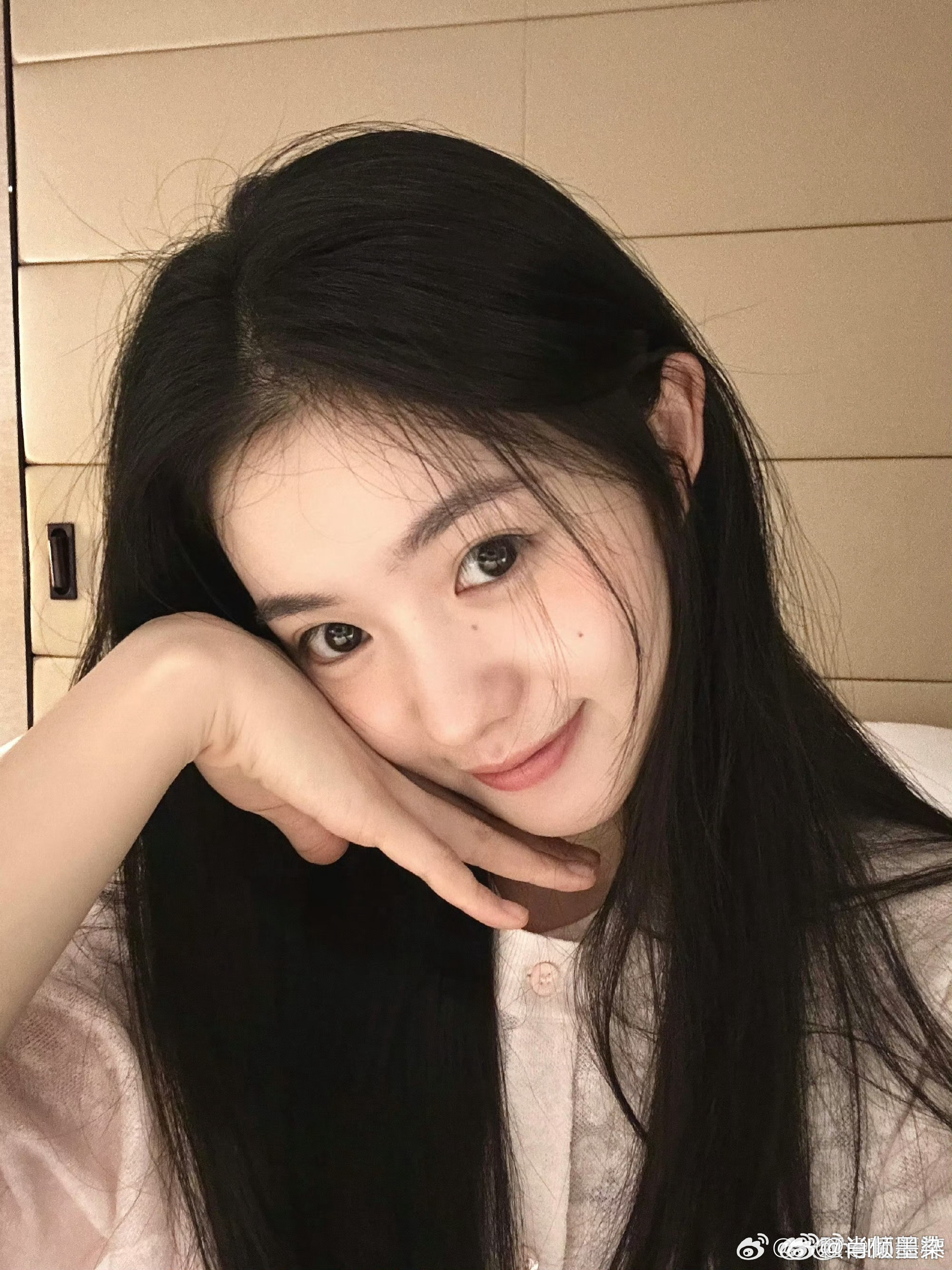 刘浩存 大码女装比起满天飞的商务传闻，更该聚焦刘浩存作为演员本身。不被外界话题带