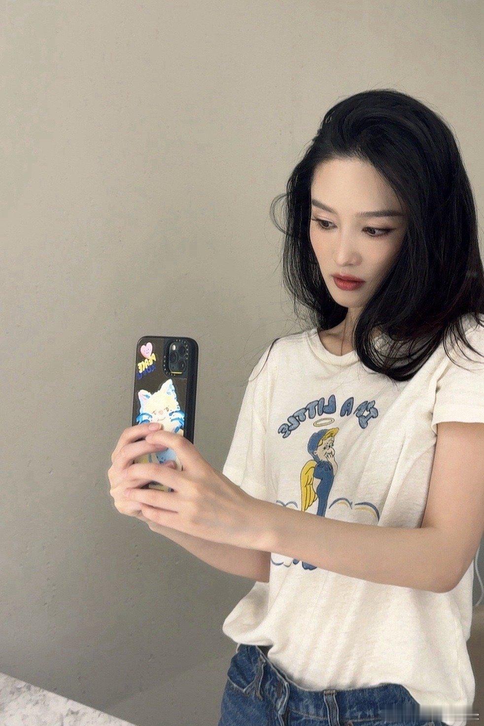 #恶意P图李沁黑白照剧方道歉#太生气了，李沁做错了什么要被这样对待，看到这样的恶
