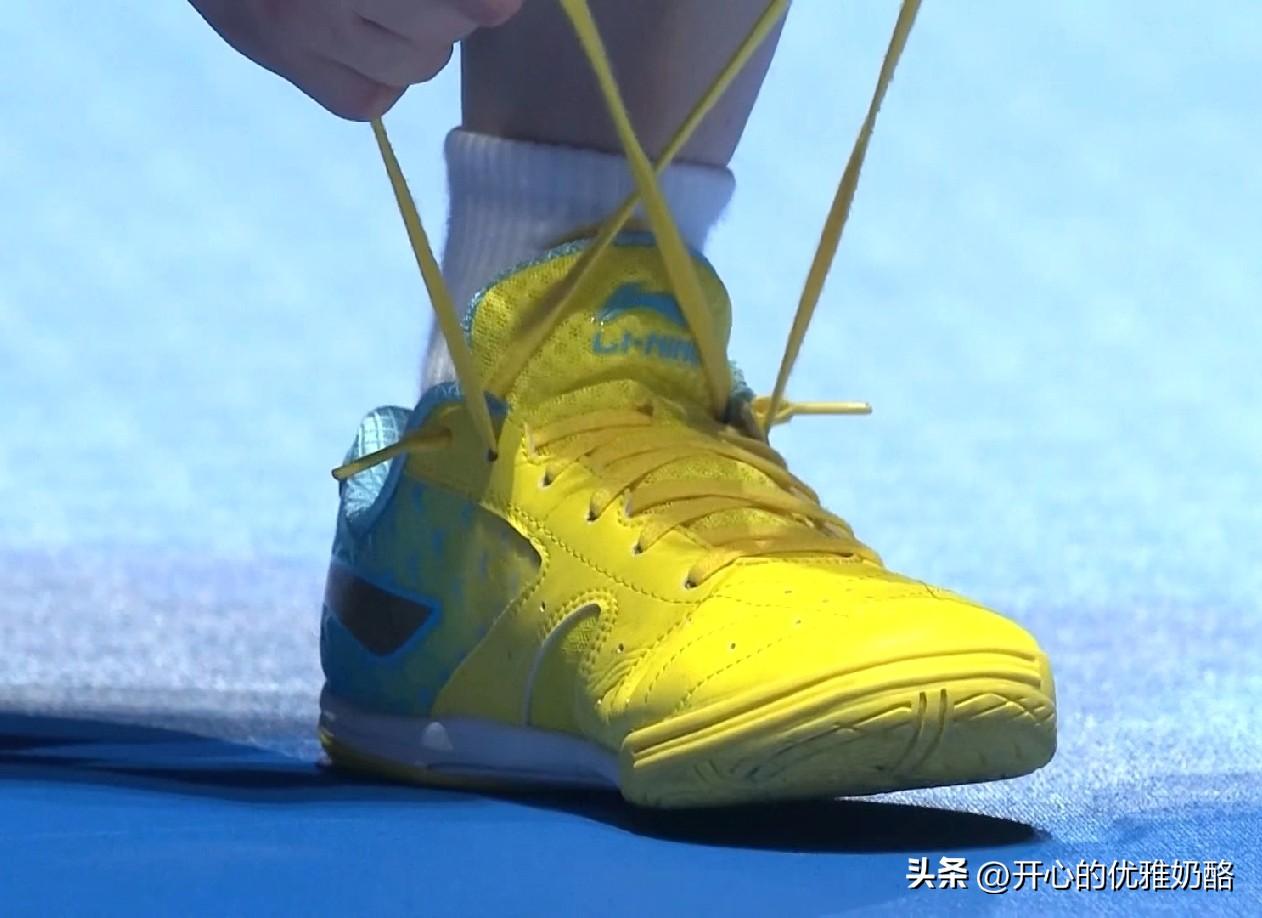 为什么蒯曼换衣服没有转播，看了这个解释我服。
这也是我只看到莎莎打开包拿衣服，然