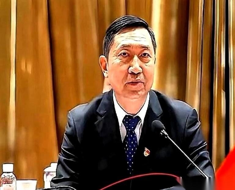 中国第一批反应堆操纵员。
就这一个身份，砸出来，比任何通报里的头衔都让人心口一紧