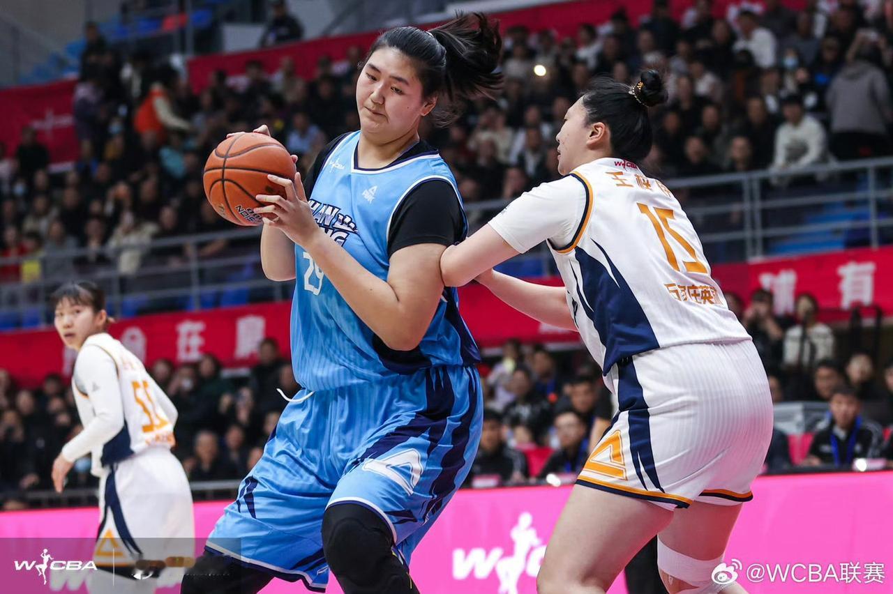 今晚看四川女篮、山东女篮能否双杀对手？

四川女篮是客场挑战新疆女篮，上一次交手