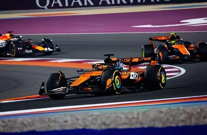 2026荷兰站还没开赛，F1官网赛程是8月21-23赞德沃特，今年还是冲刺周末、