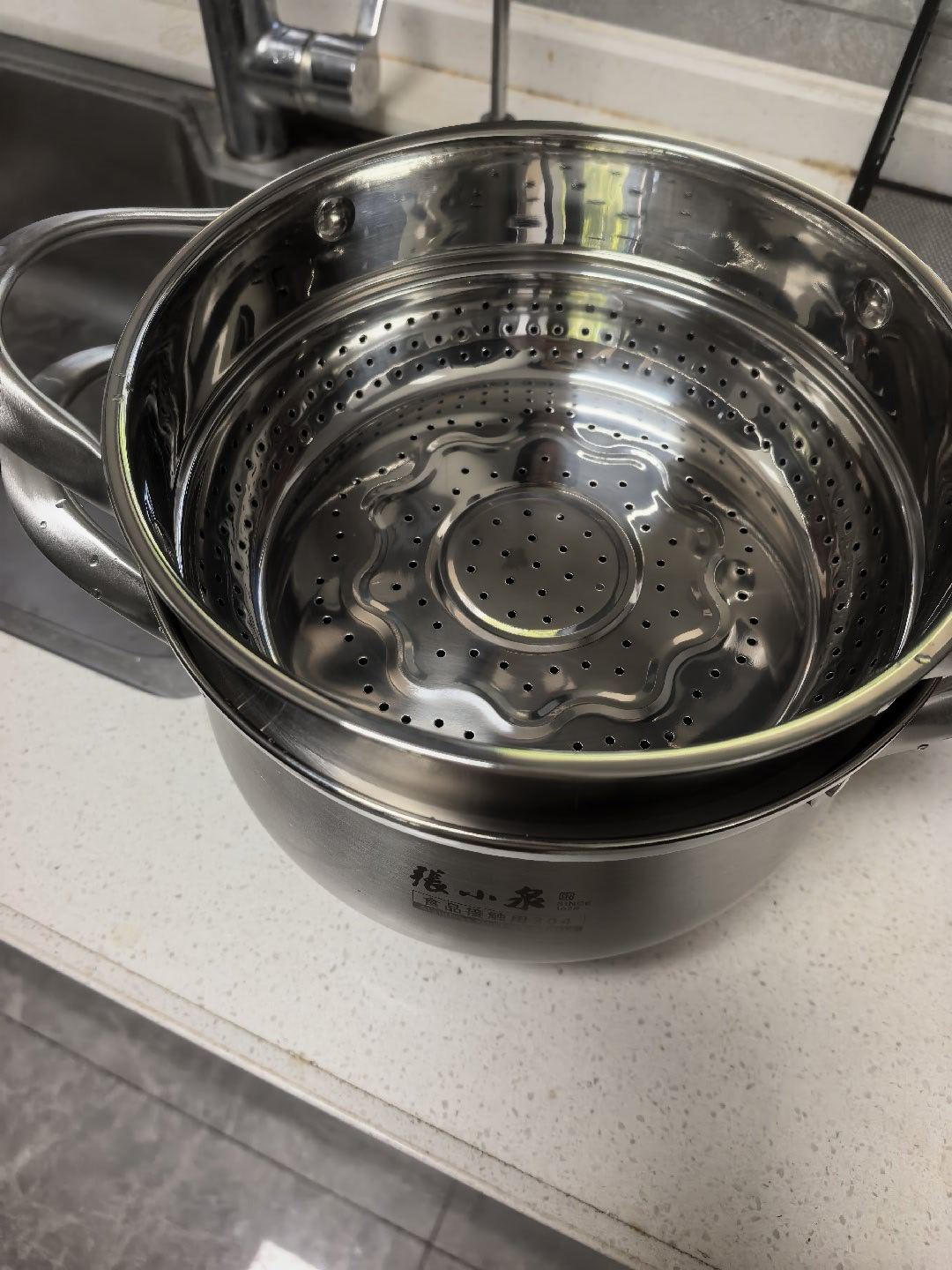 张小泉这口锅真好用，用料和做工太好了，吹爆他们家一切厨具和刀具，炒菜锅也很好用。