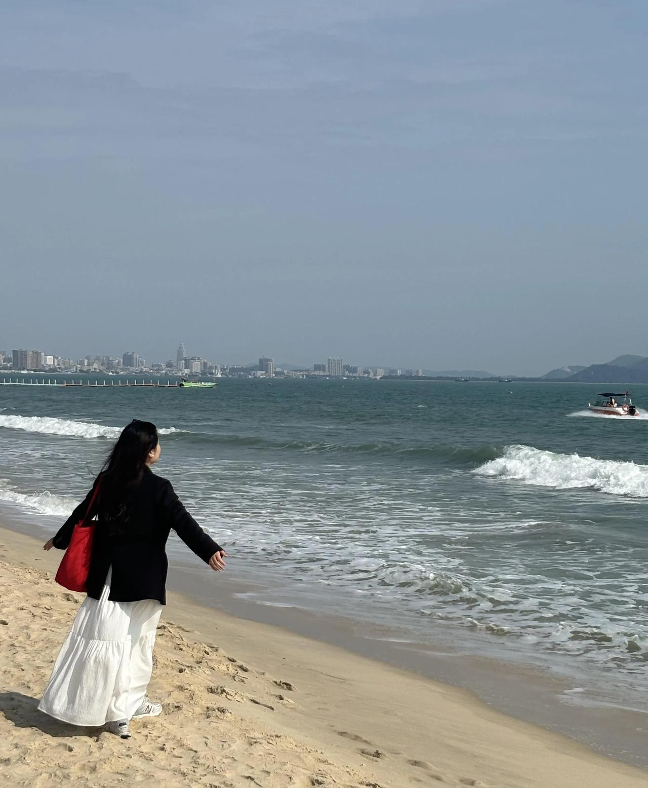 海上生明月天涯共此时海边日落与美人 海滨渡假穿搭