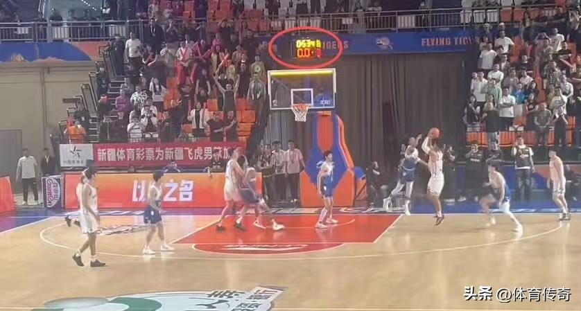 超时投篮！
刚刚换帅之后的新疆广汇主场97-102负于深圳马可波罗。
比赛剩余5