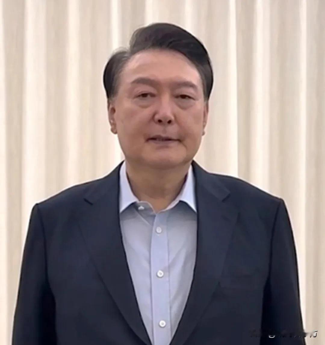 快讯：首尔时间凌晨三点，首尔西部地方法院宣布批准公调处刑事拘留尹锡悦的申请，尹锡