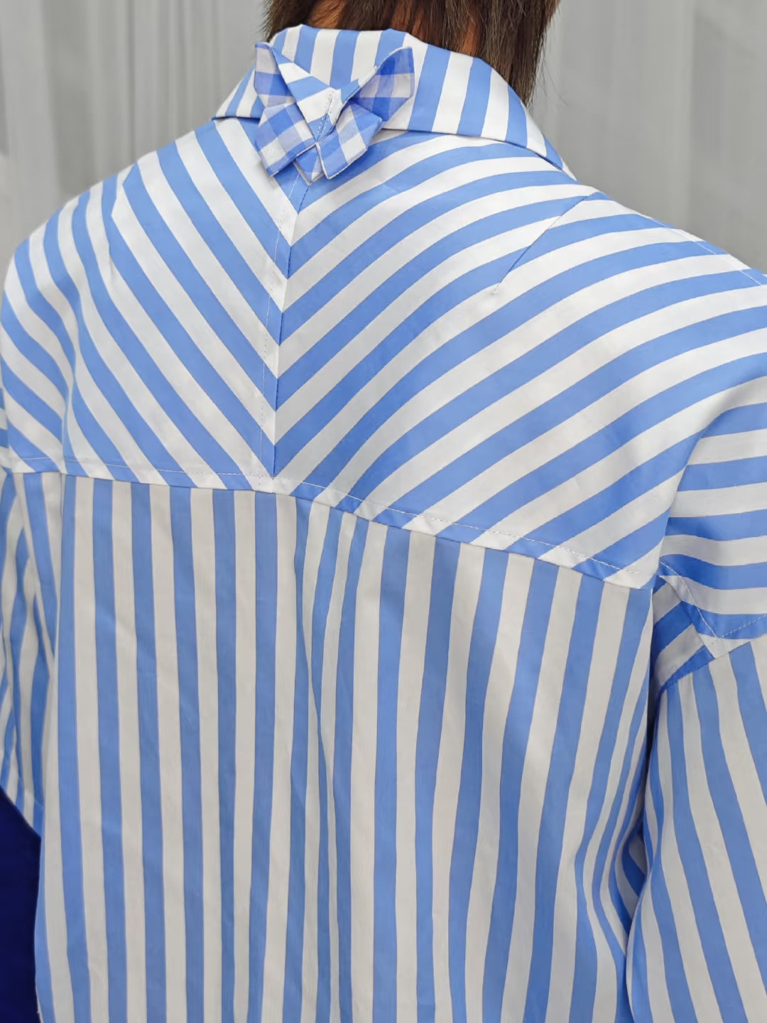 領子上的一隻蝴蝶💙