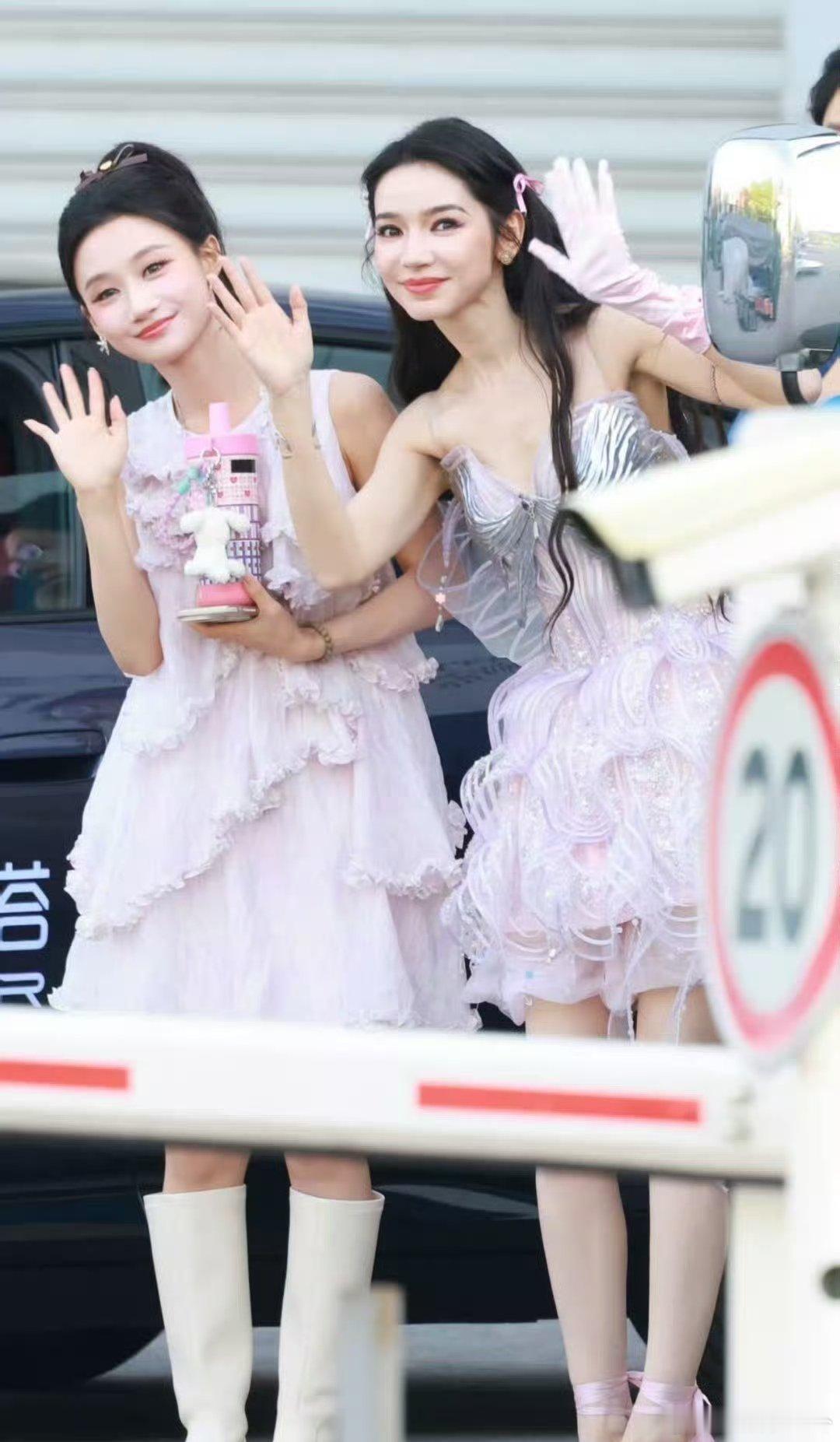 代斯叫何宣林妈咪乘风2026这是什么梦幻联动！代斯何宣林互夸对方全能、唱跳好，代