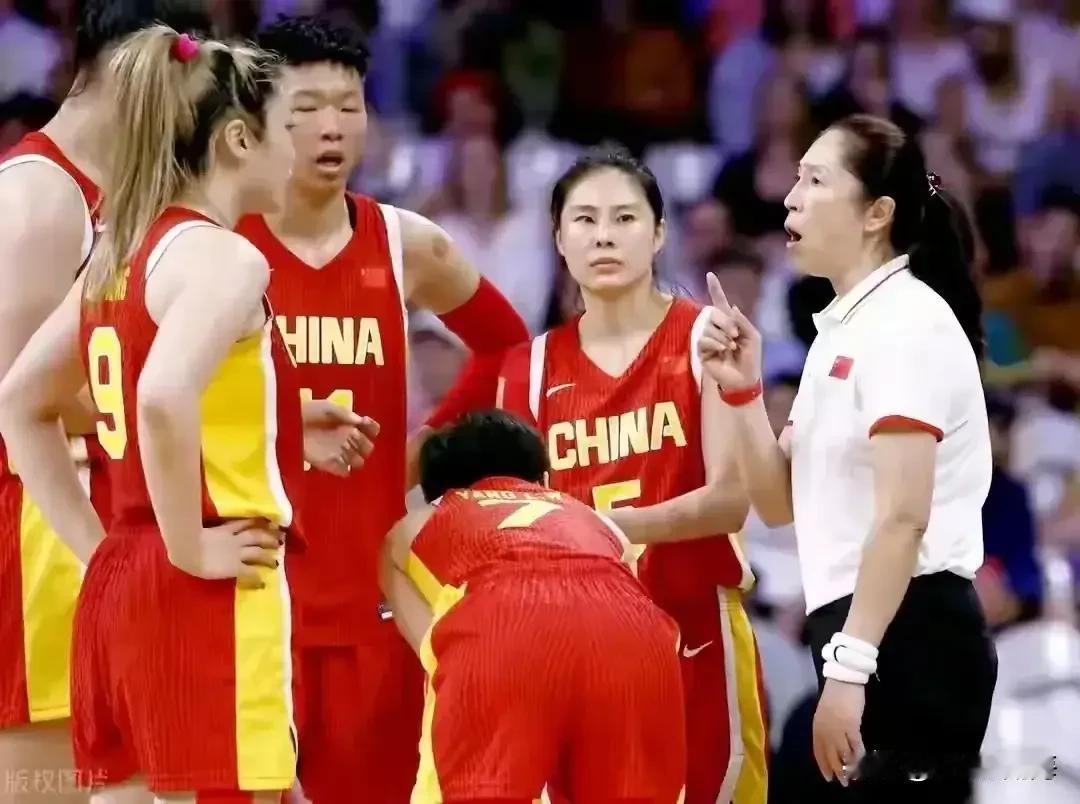 巴黎奥运会，中国女篮小组赛数据排名：

场均得分76分，排名第3

投篮命中率4