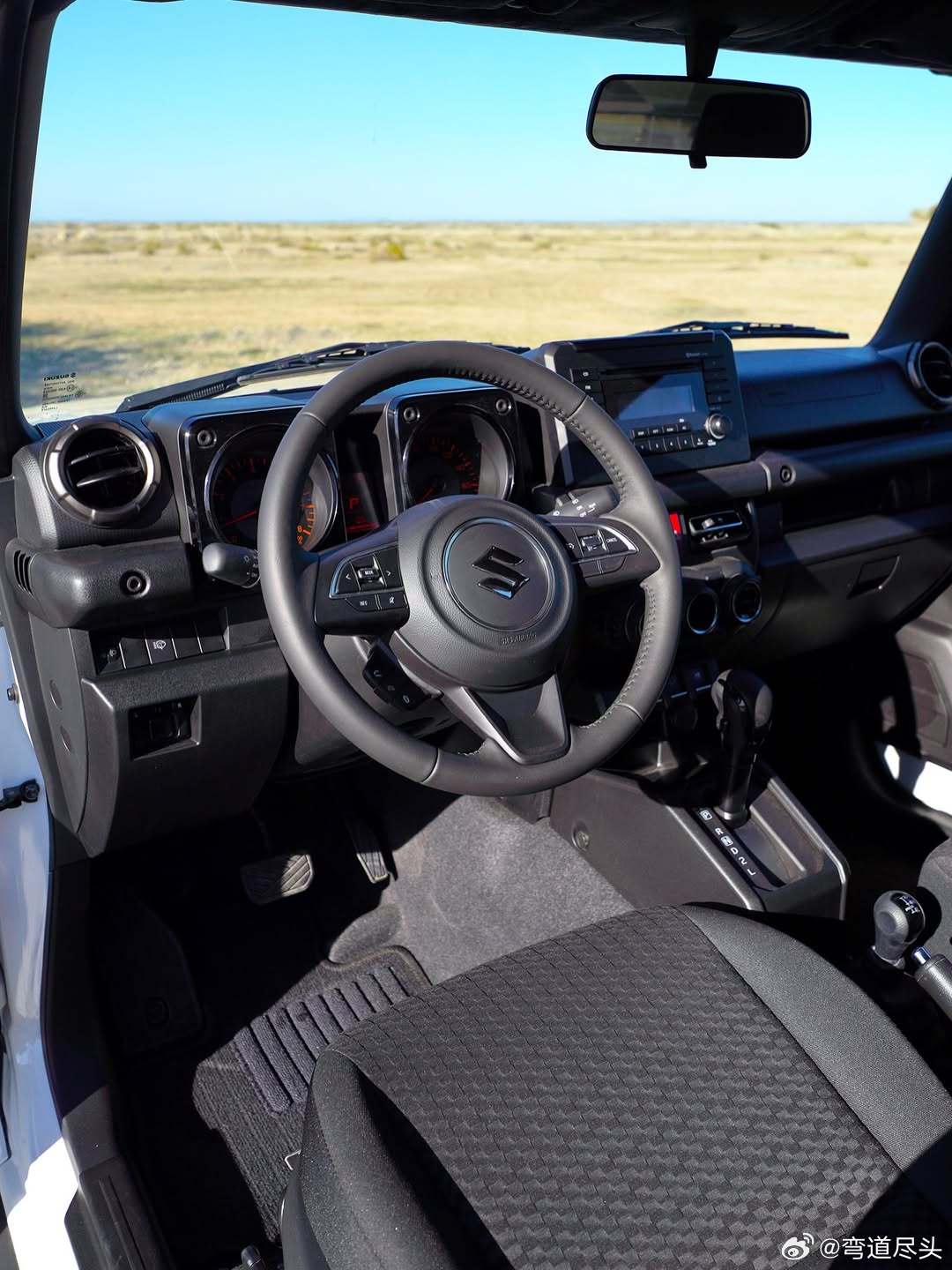 吉姆尼  吉姆尼皮卡变身jimny铃木吉姆尼上海大雾