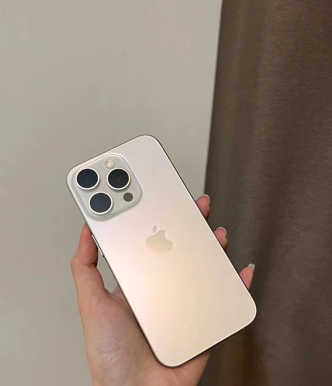 买苹果的不在意拍照？iPhone 15 Pro拍照体验：这代提升不止一丁点！
成