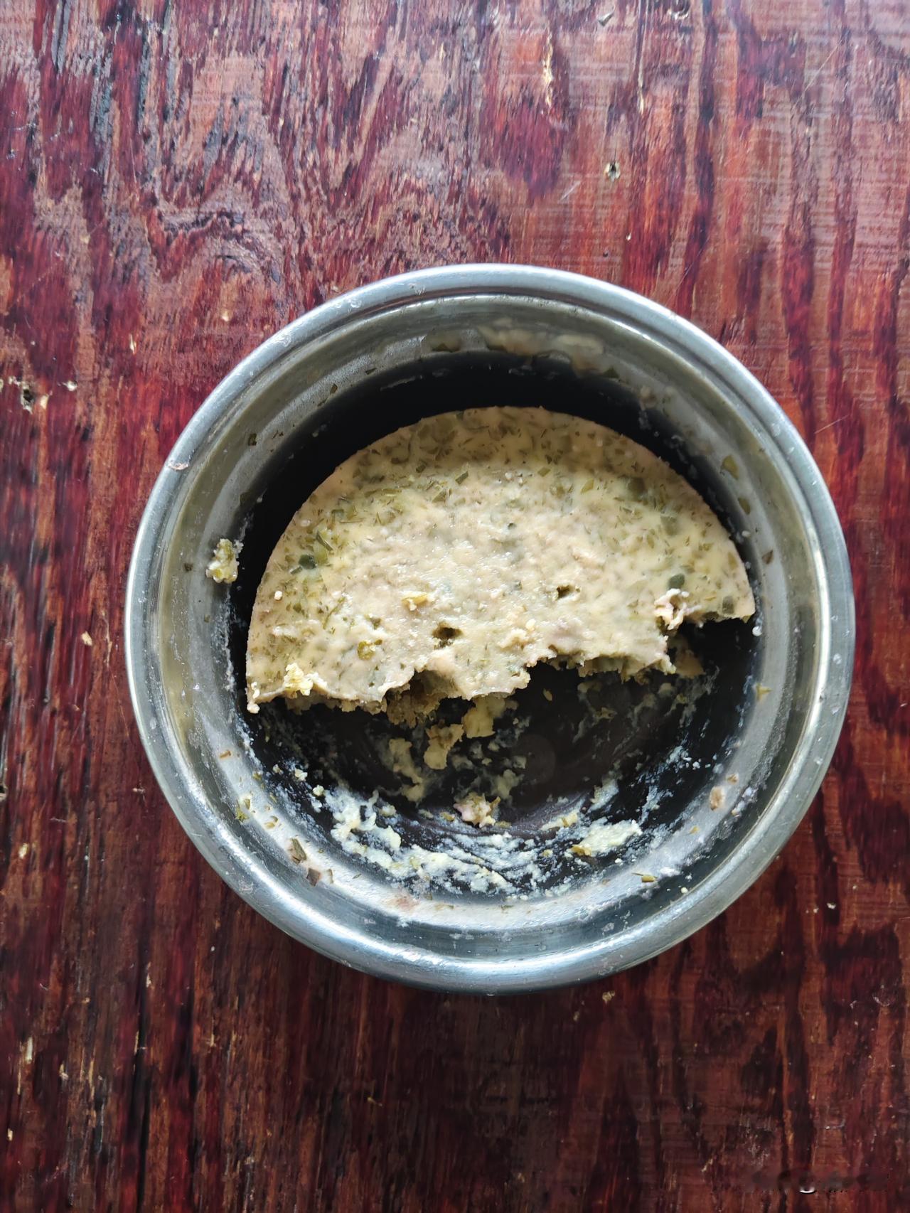 我去，这也太难吃了，桑叶艾草玉米糕！
前一次可不是这样的，是不是因为那个驴友亲自