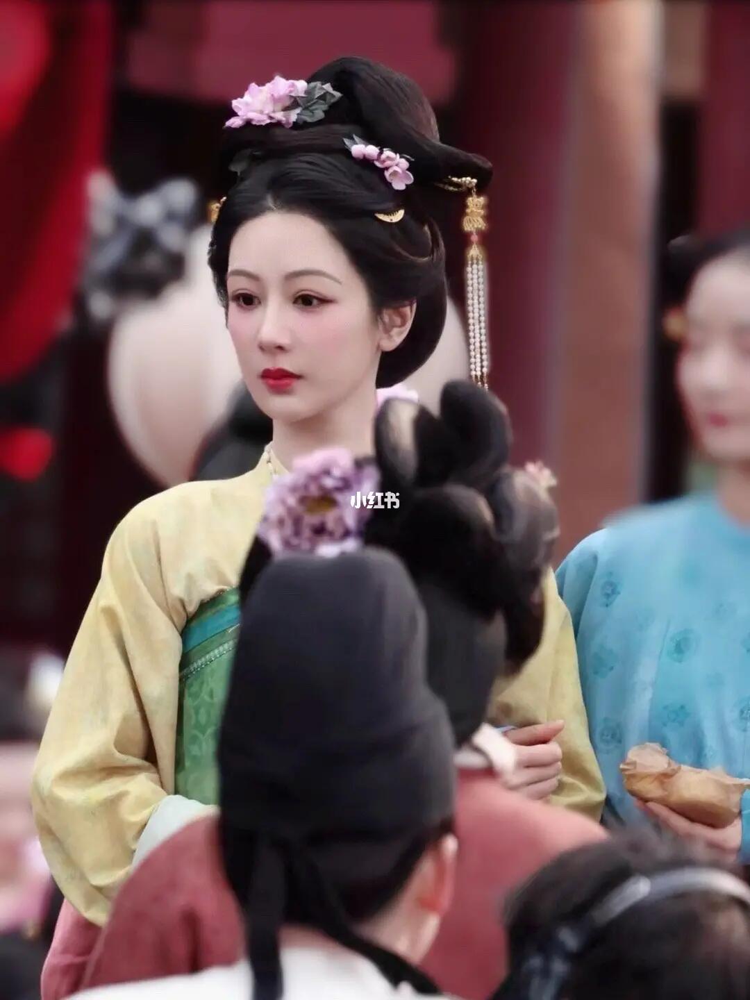 这妆造不是一般的靠谱