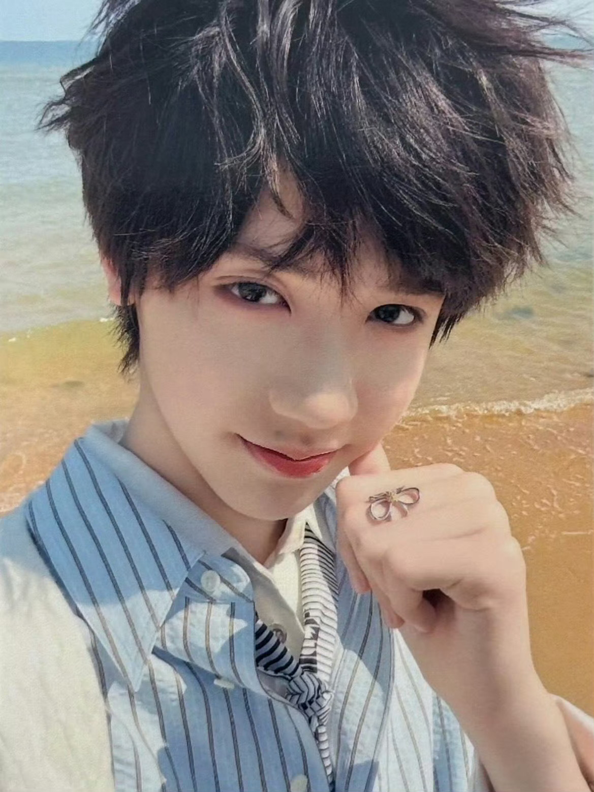 魏子宸海边少年感 对呀对呀 不过这个魏子宸不在海边也很帅