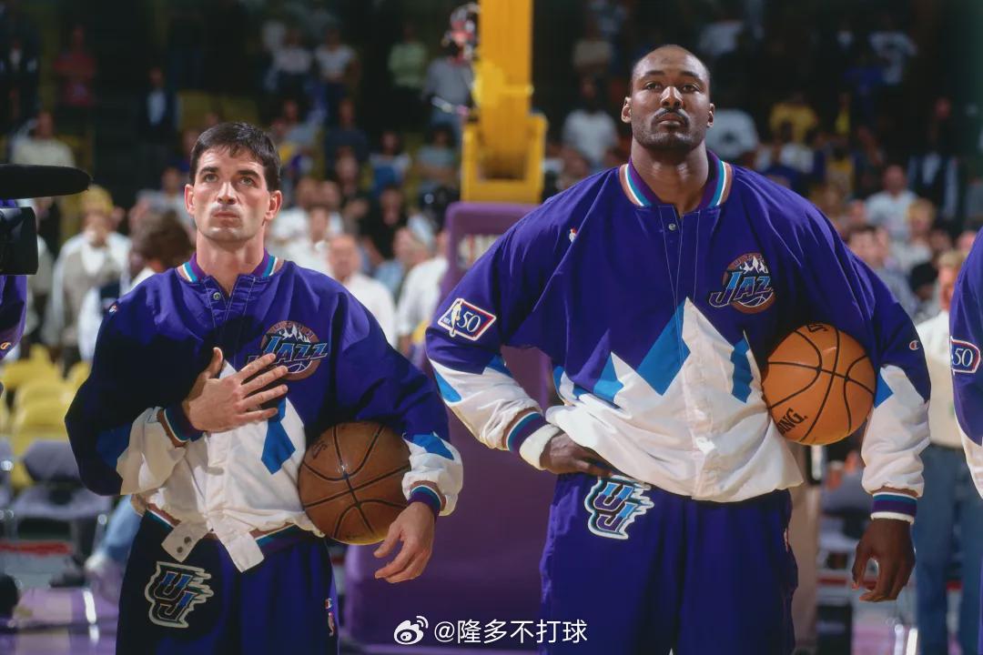 如果勇士成功引进戴维斯&詹姆斯，这套首发五人组平均年龄将达到34.2岁。这会创下