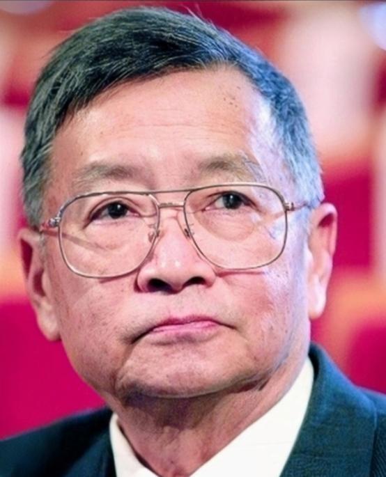 1969年，37岁梁从诫被下放江西劳动，妻子周如枚立刻提离婚，还给儿子改名换姓，