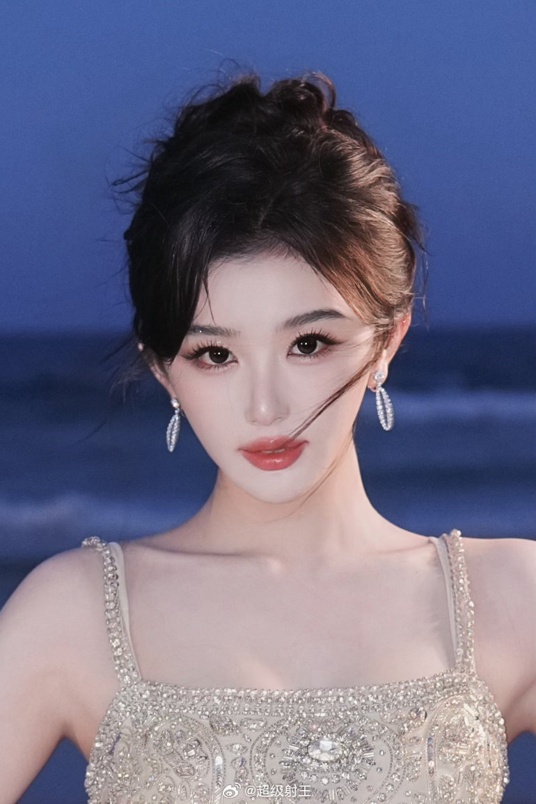 孔雪儿 