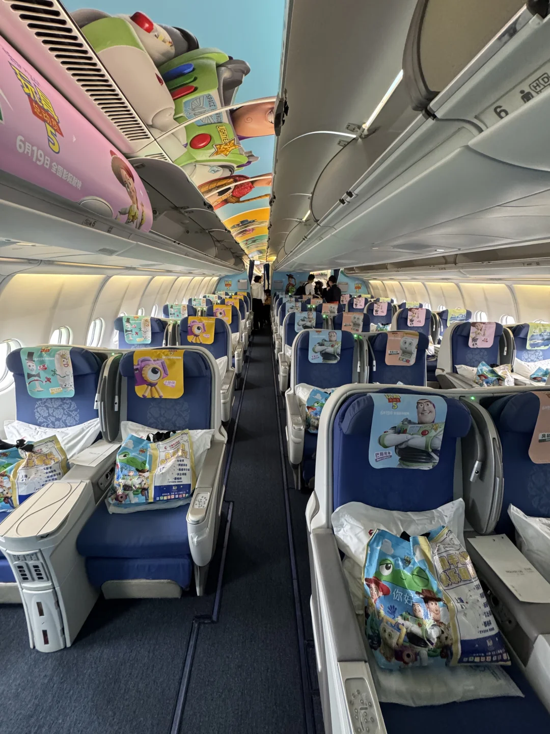 上海玩具总动员主题飞机✈️实拍！太可爱了