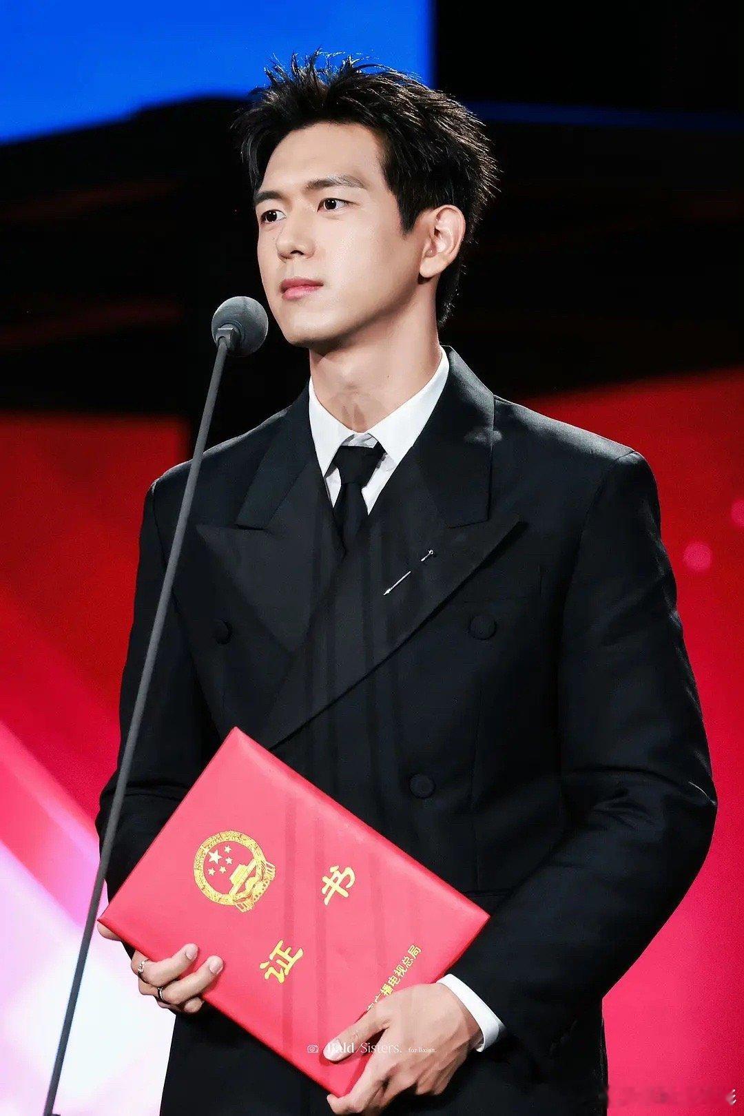 李现这个状态，适合拍正剧吗[思考] ​​​