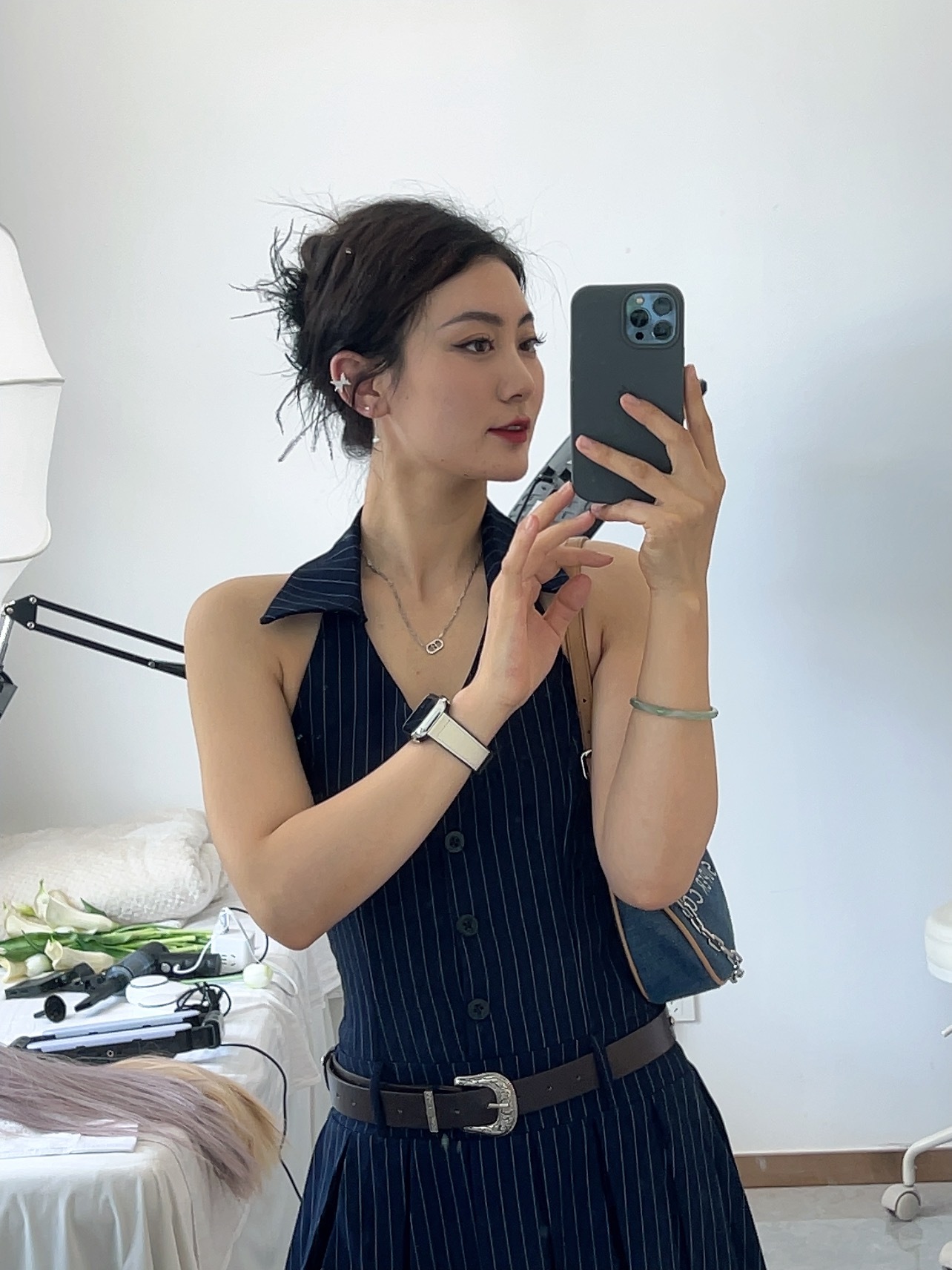 活在自己的世界里，主打无所吊谓  ​​​