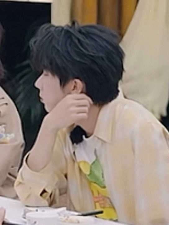 像小鸟儿梳毛