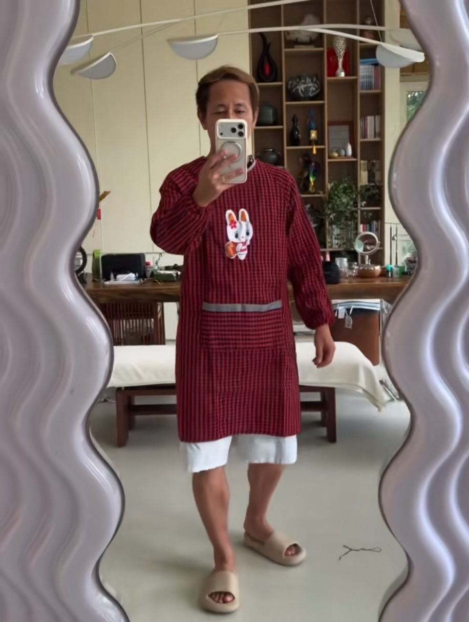 赵露思 “四川男人省服” 