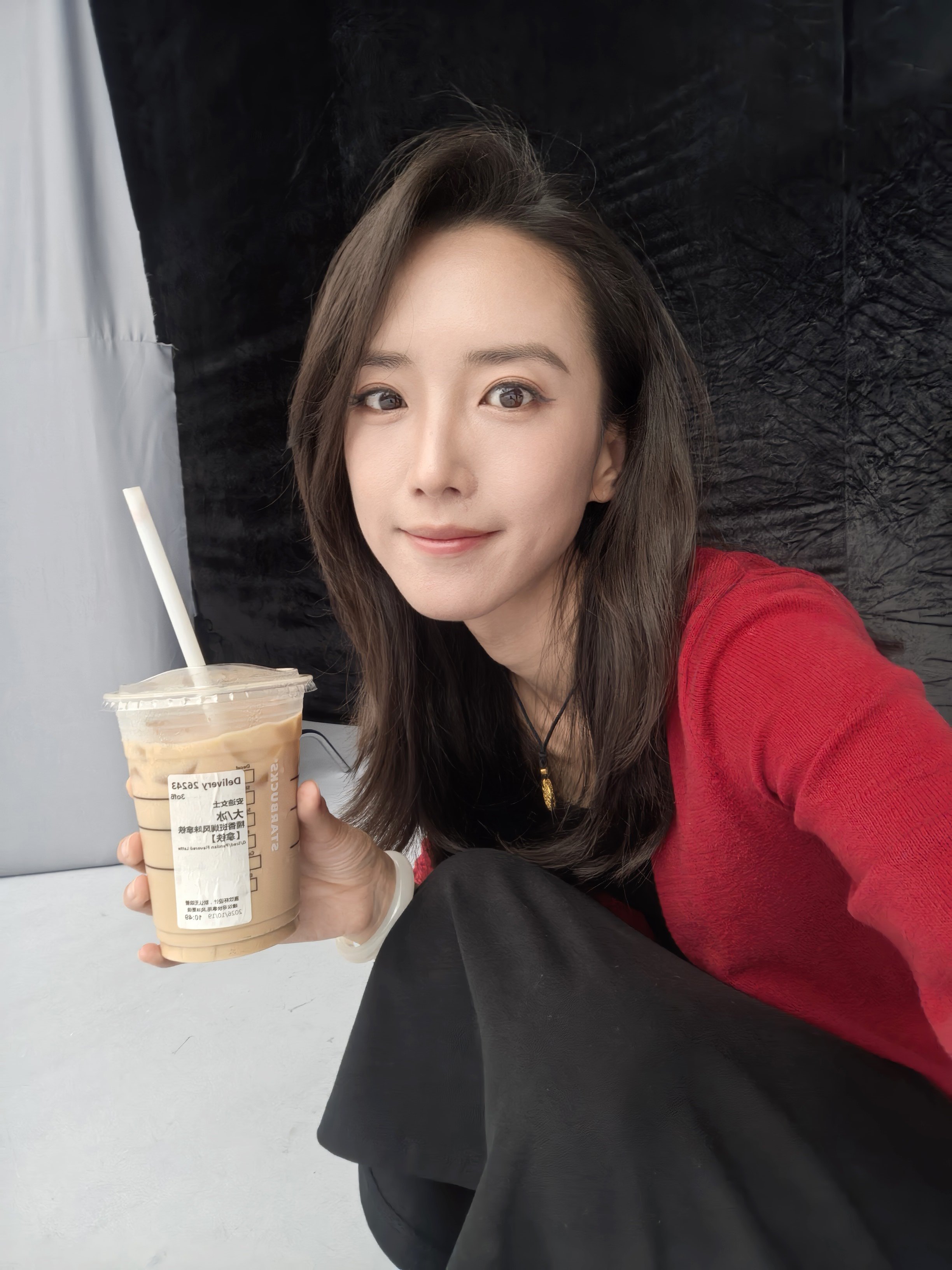 今天长这样，我发的LIVE图都没有额外美颜，原因是我不知道手机自带相机拍的动图怎
