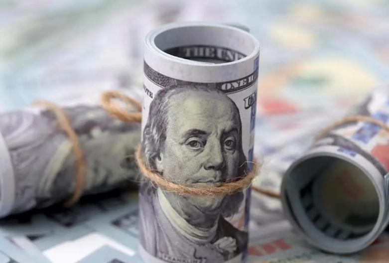 美国欠中国钱，给中国打了欠条，现在中国让美国还钱，美国还不起，中国把这个欠条卖给