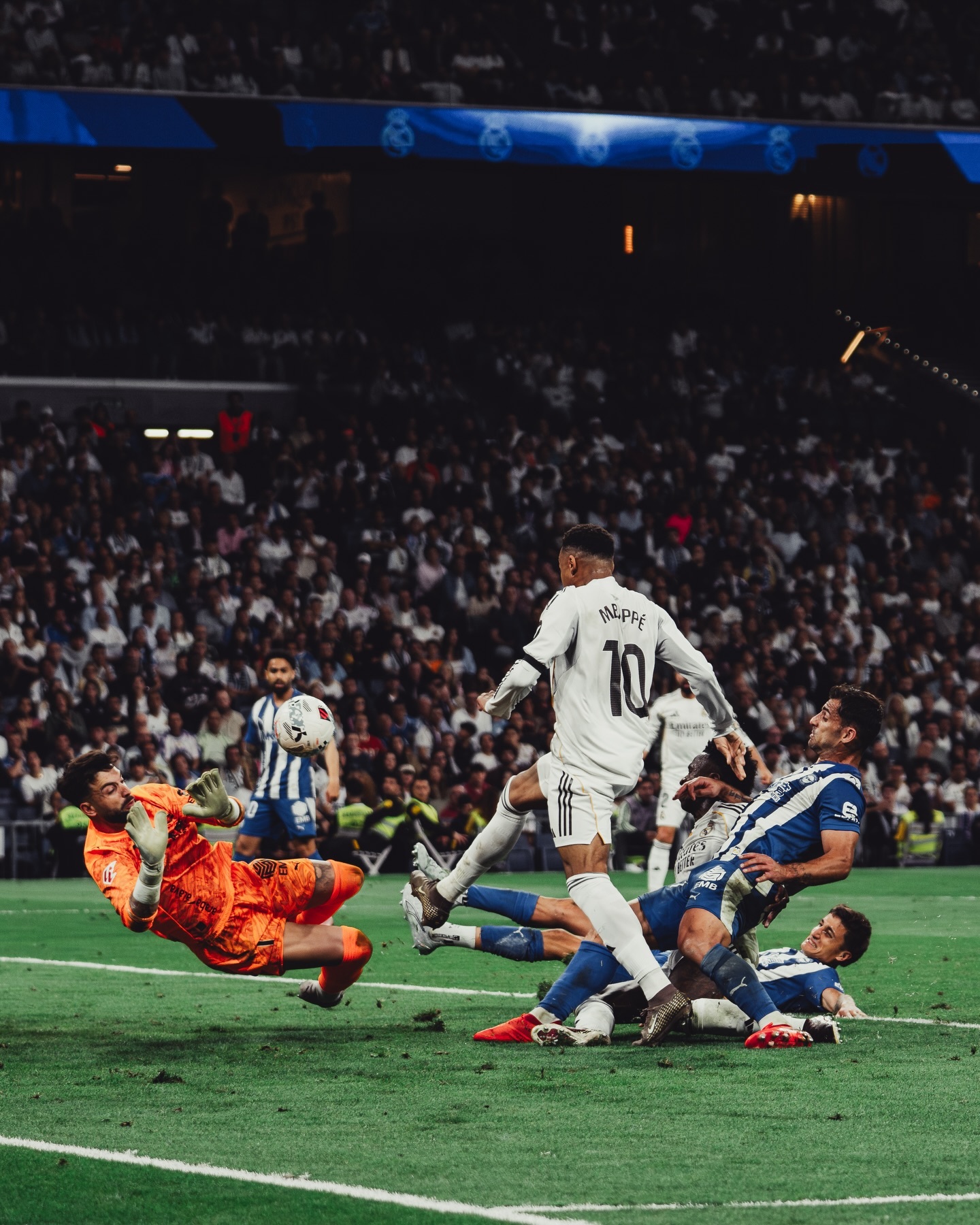 皇马皇马 暖灰色调13p·挤成一串 