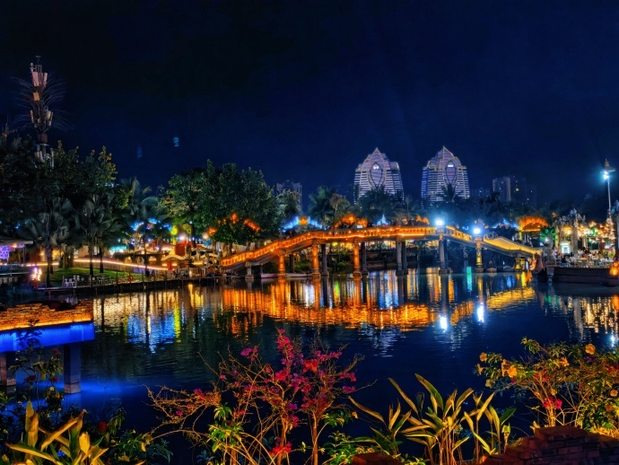 赵小童拍的版纳的夜景赵小童镜头下的西双版纳夜景晚风伴着夜色，镜头里的版纳静谧又美