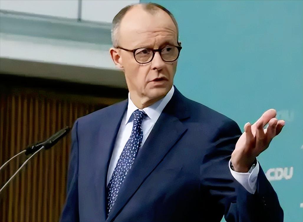 默茨最近的硬气发言，直接把德国要“自己掌舵”的野心摆到了全世界面前，他公开喊话说