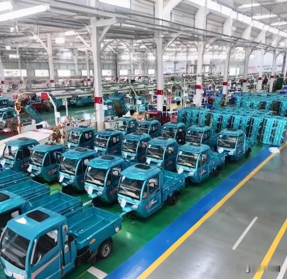 中国“小破车”国外卖疯！2000块国产货被老外当宝，卖到30000还得排长队抢购